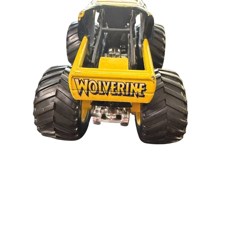 Hot Wheels Monster Jam Wolverine Marvel X-Men 1:64 Yellow Blue Diecast Truck